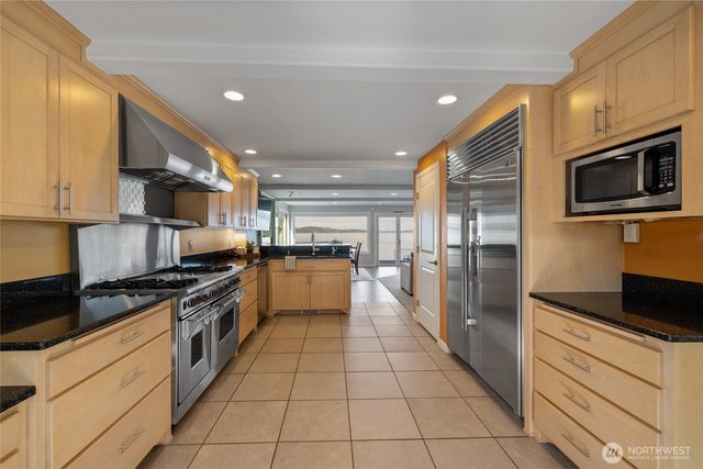1838 Day Island Boulevard W, University Place, WA 98466