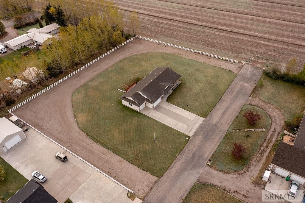 Image 10 of property listing at 6138 N 12th E, Idaho Falls, ID 83401