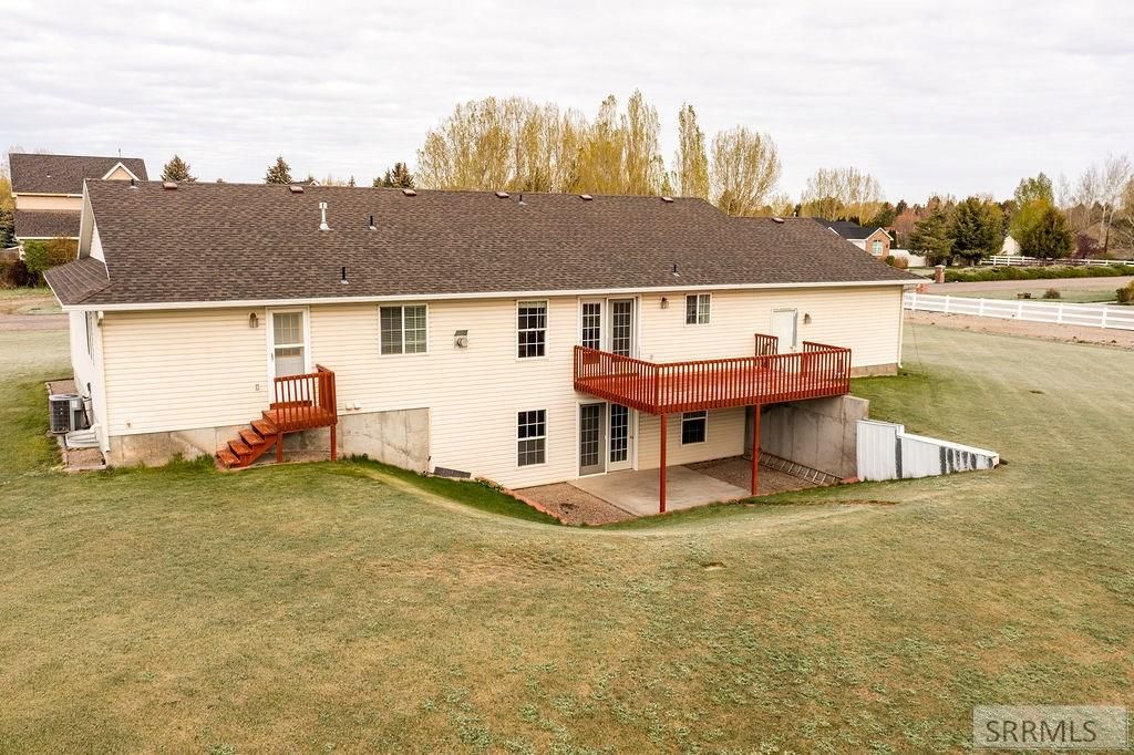 Image 12 of property listing at 6138 N 12th E, Idaho Falls, ID 83401