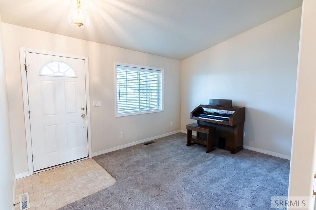 Image 14 of property listing at 6138 N 12th E, Idaho Falls, ID 83401