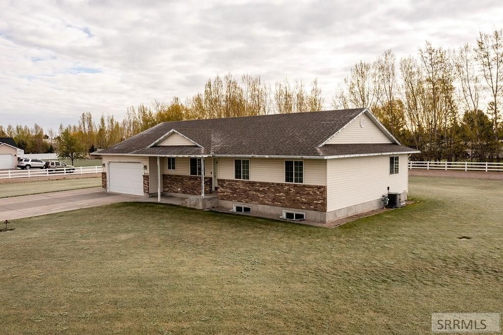 Image 2 of property listing at 6138 N 12th E, Idaho Falls, ID 83401