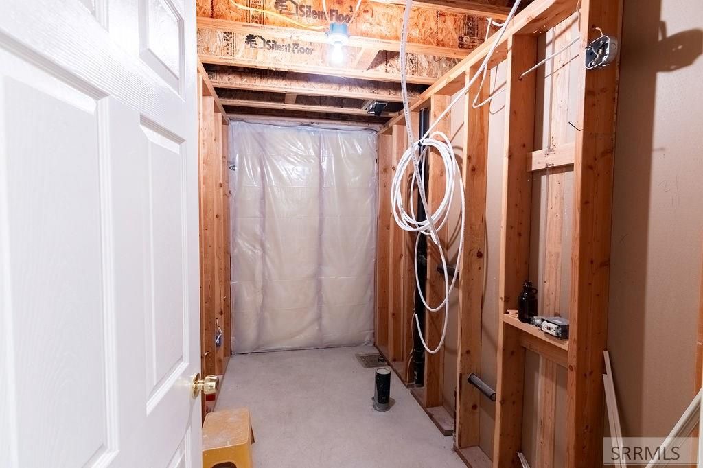 Image 33 of property listing at 6138 N 12th E, Idaho Falls, ID 83401