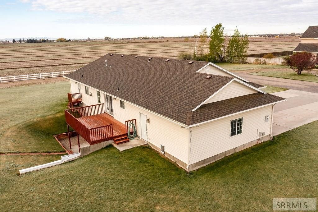 Image 5 of property listing at 6138 N 12th E, Idaho Falls, ID 83401