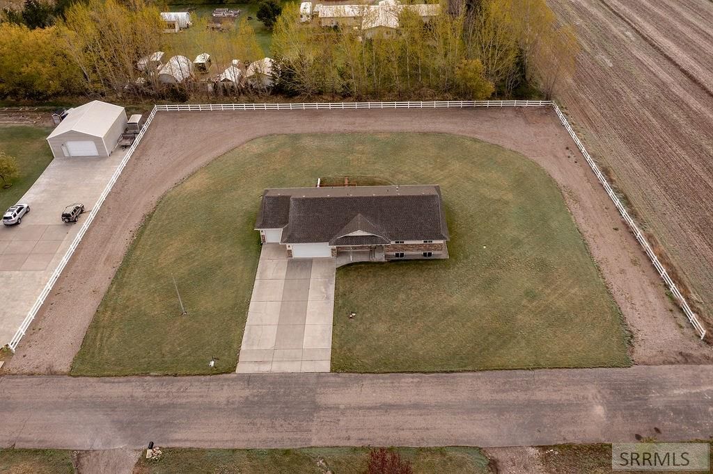 Image 6 of property listing at 6138 N 12th E, Idaho Falls, ID 83401