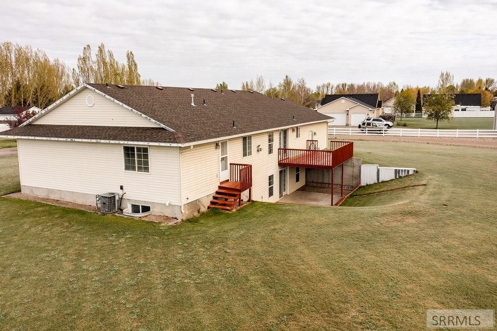 Image 8 of property listing at 6138 N 12th E, Idaho Falls, ID 83401