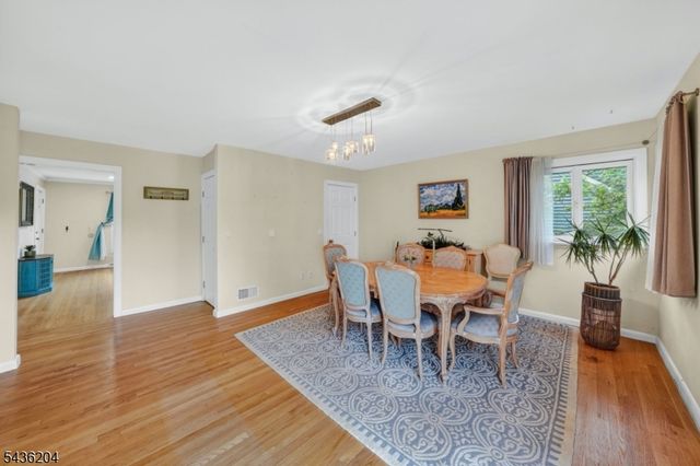82 Duval St, Bridgewater Twp., NJ 08807