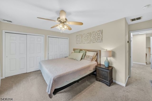 82 Duval St, Bridgewater Twp., NJ 08807