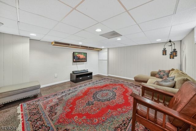 82 Duval St, Bridgewater Twp., NJ 08807
