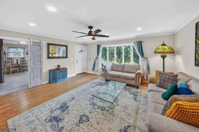 82 Duval St, Bridgewater Twp., NJ 08807