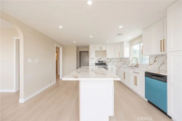 957 Sierra Hills Lane, Palmdale, CA 93550