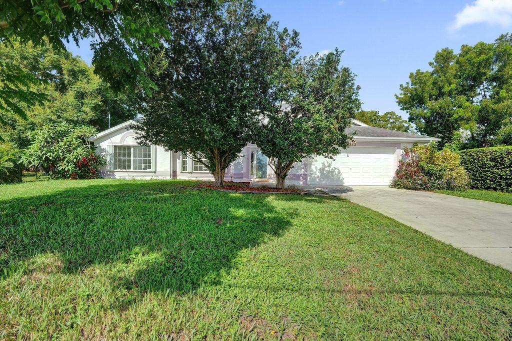 1212 SE Petunia Avenue, Port St. Lucie, Port St Lucie, FL 34952