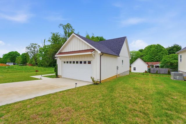 514 Cottage Way, Cookeville, TN 38506