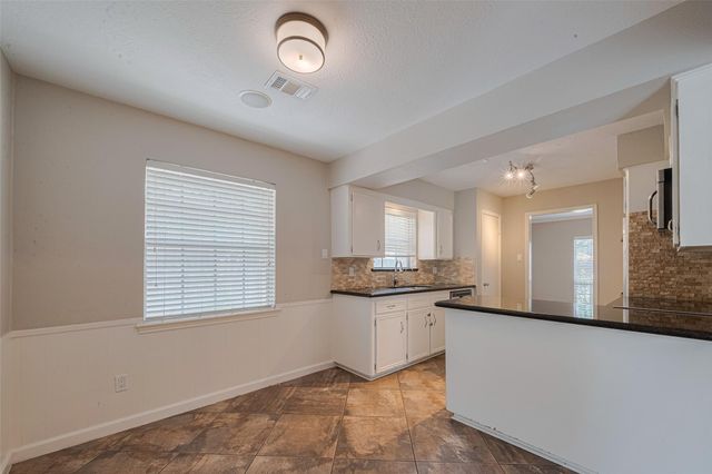 927 Carlingford Lane, Houston, TX 77079