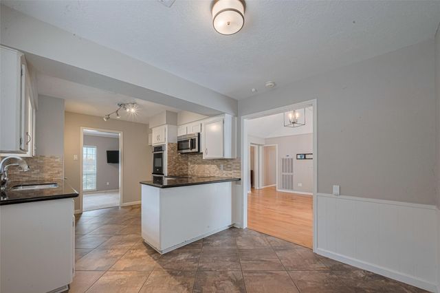 927 Carlingford Lane, Houston, TX 77079