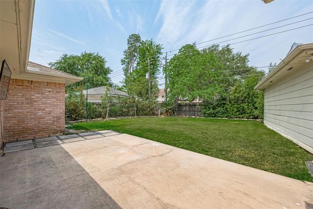 927 Carlingford Lane, Houston, TX 77079