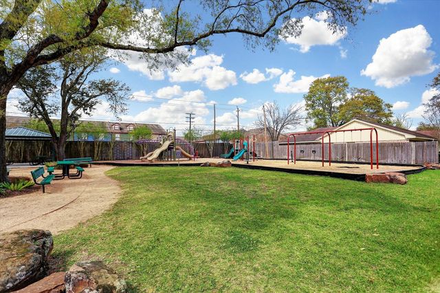 927 Carlingford Lane, Houston, TX 77079
