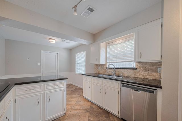 927 Carlingford Lane, Houston, TX 77079