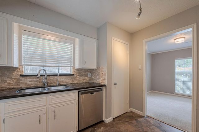 927 Carlingford Lane, Houston, TX 77079