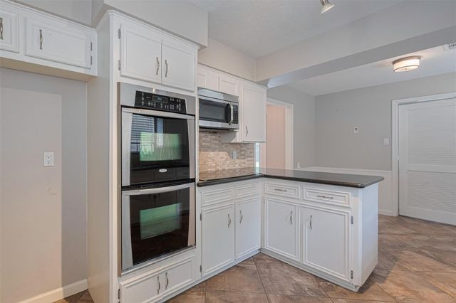 927 Carlingford Lane, Houston, TX 77079