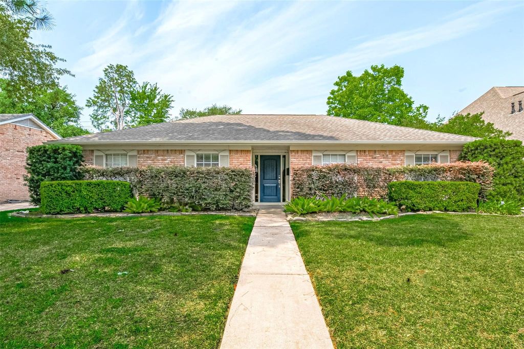 927 Carlingford Lane, Houston, TX 77079