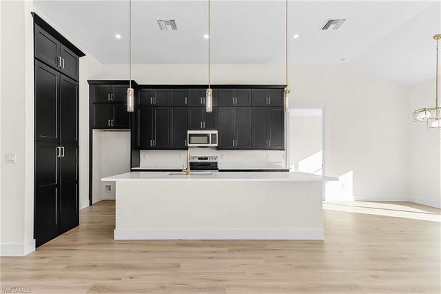 4446 8th ST NE, Naples, FL 34120