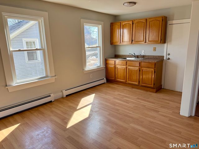 216 Vauxhall Street 2, New London, CT 06320