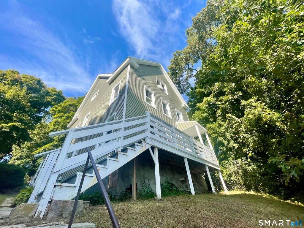 216 Vauxhall Street 2, New London, CT 06320