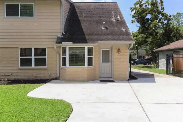 12506 Whittington Drive, Houston, TX 77077