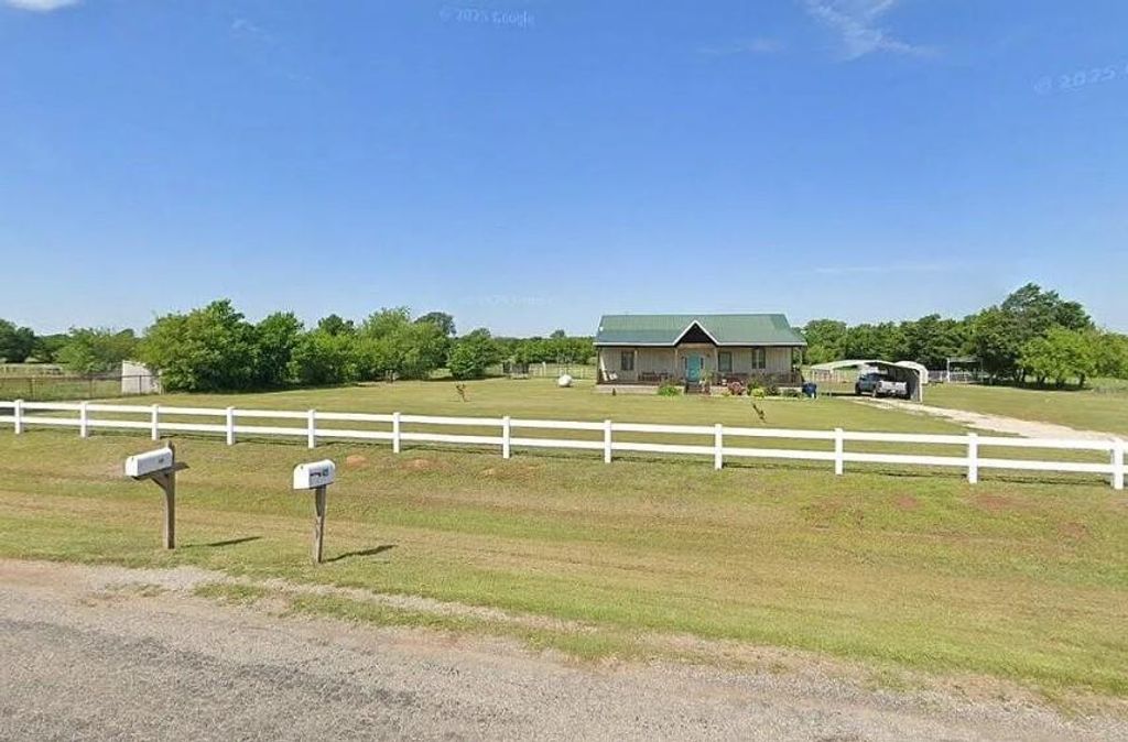 425 S Cimarron Road, Yukon, OK 73099