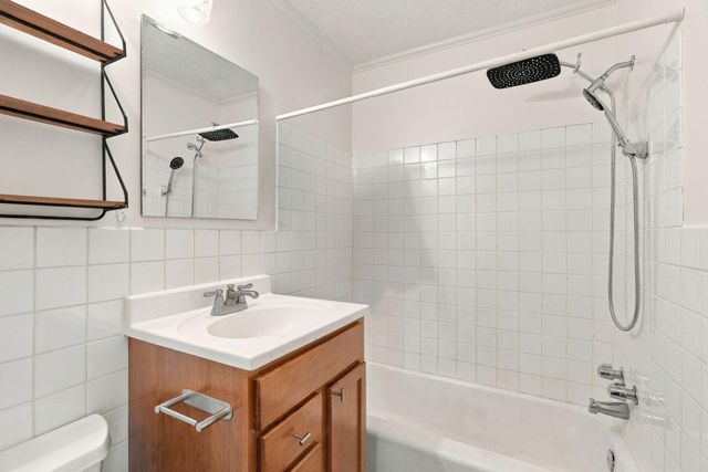 3019 Bryant Avenue S 101, Minneapolis, MN 55408