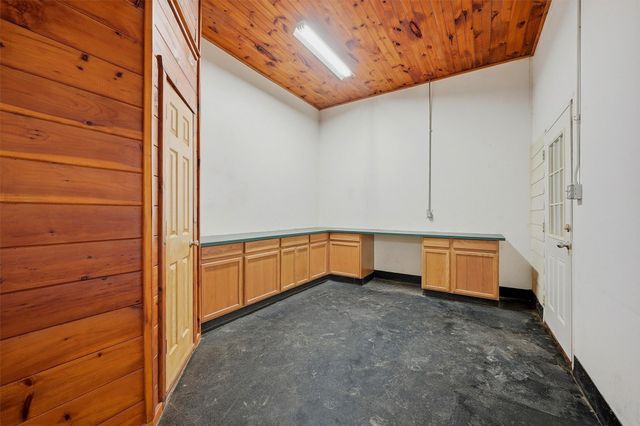 1030 Roland Road, Whitesboro, TX 76273