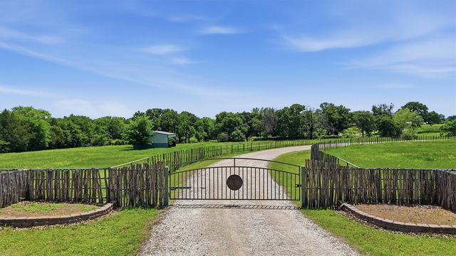 1030 Roland Road, Whitesboro, TX 76273