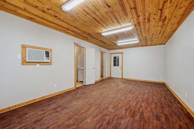 1030 Roland Road, Whitesboro, TX 76273