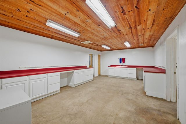 1030 Roland Road, Whitesboro, TX 76273