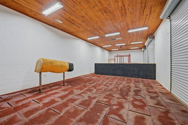 1030 Roland Road, Whitesboro, TX 76273