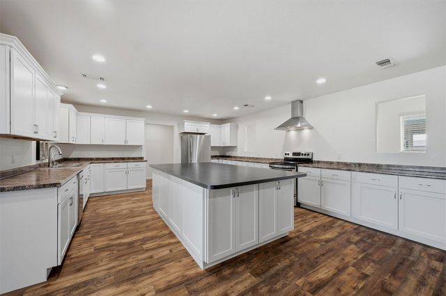 1030 Roland Road, Whitesboro, TX 76273