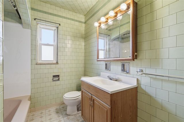 3111 Willett Rd, Brentwood, PA 15227