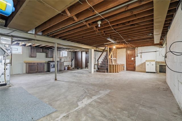 3111 Willett Rd, Brentwood, PA 15227