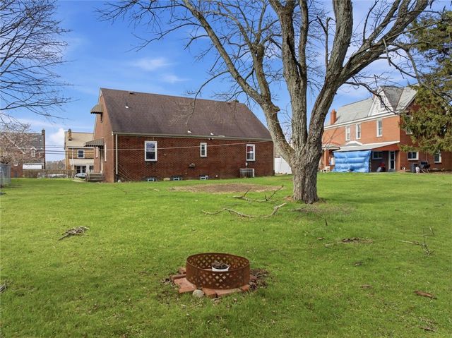 3111 Willett Rd, Brentwood, PA 15227