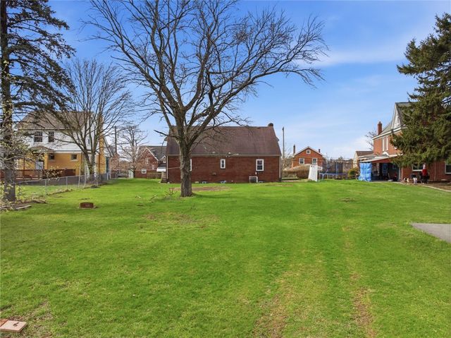 3111 Willett Rd, Brentwood, PA 15227