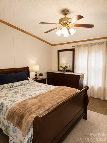 192 Lady Bug Lane, Penrose, NC 28766