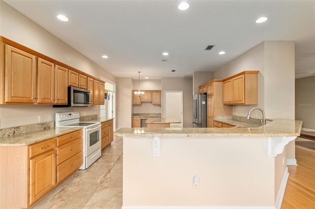 646 STRATFORD LANE, The Villages, FL 32162