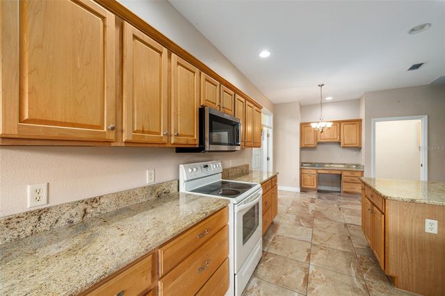 646 STRATFORD LANE, The Villages, FL 32162