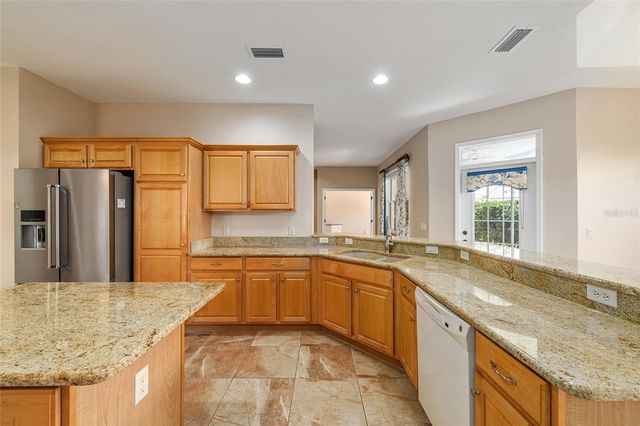 646 STRATFORD LANE, The Villages, FL 32162