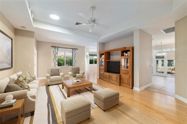 646 STRATFORD LANE, The Villages, FL 32162