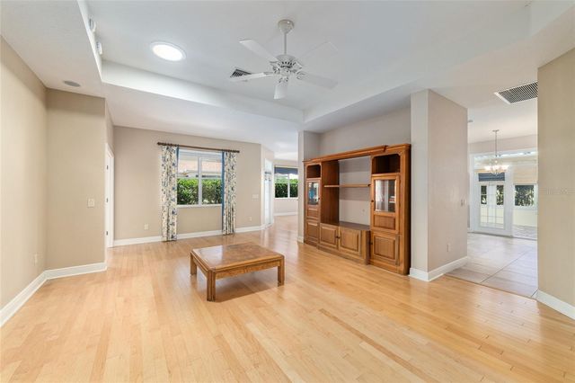 646 STRATFORD LANE, The Villages, FL 32162