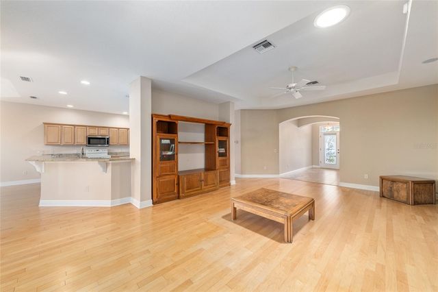 646 STRATFORD LANE, The Villages, FL 32162