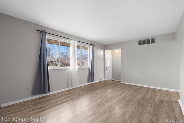 9001 Shannon Drive, Sterling Heights, MI 48314