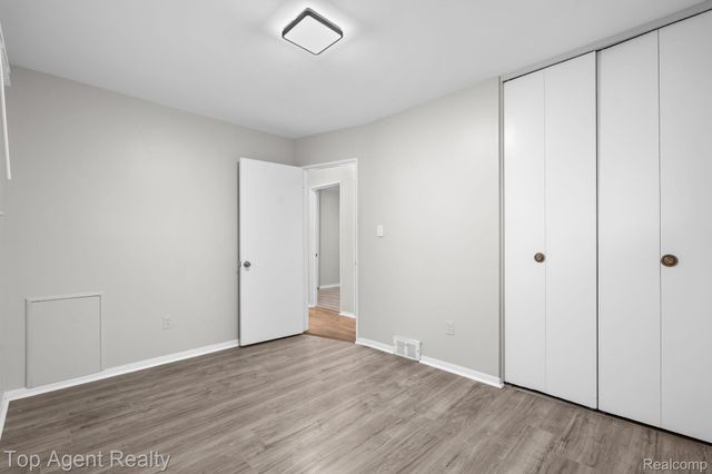 9001 Shannon Drive, Sterling Heights, MI 48314