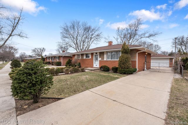 9001 Shannon Drive, Sterling Heights, MI 48314